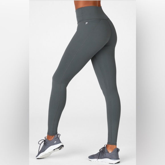 Sculpting Leggings - Picture 2 of 5